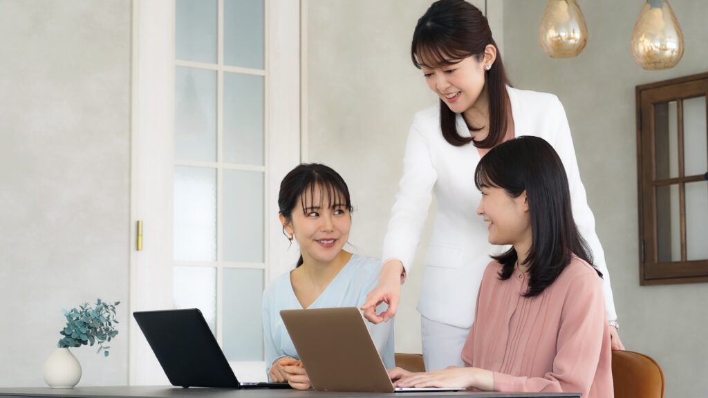 働きながら学べる夜間WEBデザインスクール